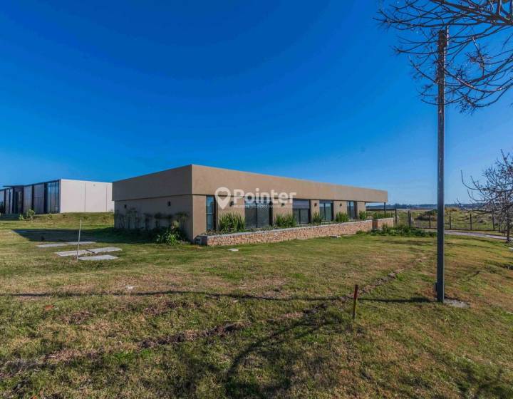 Venta Casa 4 Dormitorios En Colinas De Carrasco - Barrio Privado