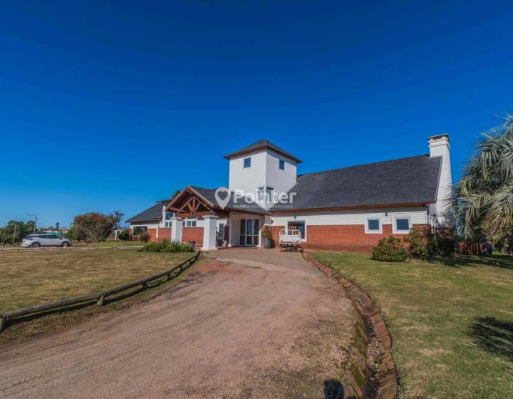 Venta Casa 4 Dormitorios En Colinas De Carrasco - Barrio Privado