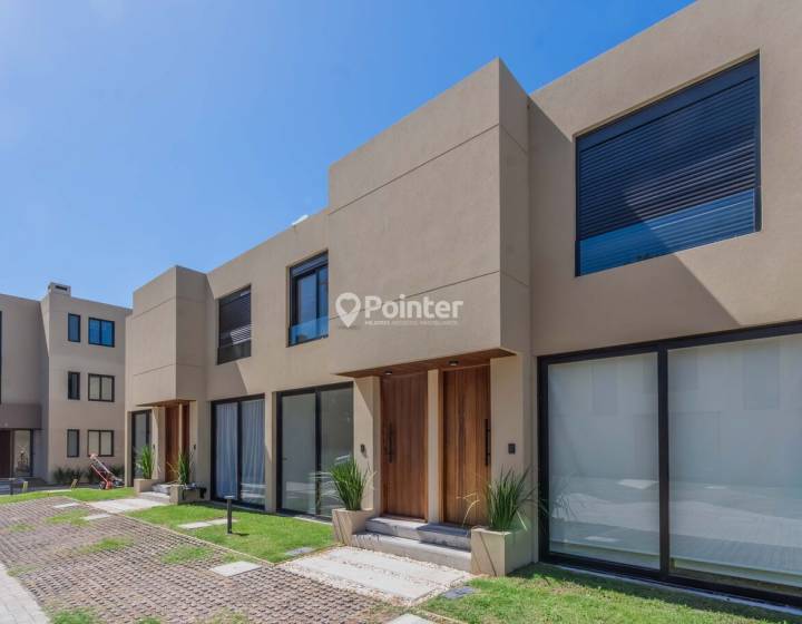 VENTA | Casa moderna en complejo cerrado &ndash; Carrasco Norte