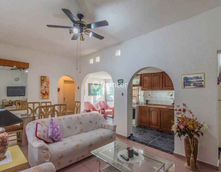 Venta apartamento 3 dormitorios con patio y parrillero en Cord&oacute;n / Tres Cruces &ndash; Planta baja