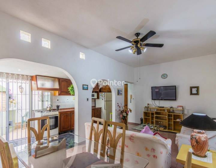 Venta apartamento 3 dormitorios con patio y parrillero en Cord&oacute;n / Tres Cruces &ndash; Planta baja