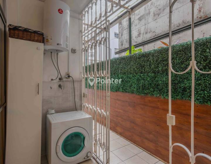 Venta Apartamento en Pocitos 3 dormitorios con Patio y Barbacoa con Parrillero