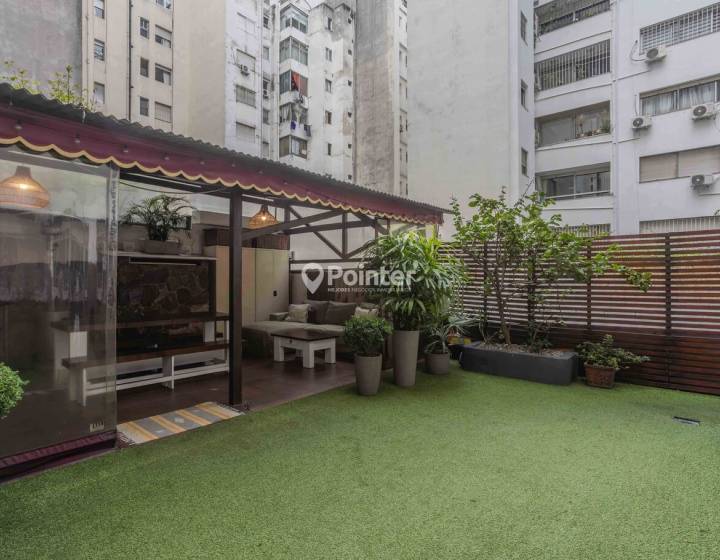 Venta Apartamento en Pocitos 3 dormitorios con Patio y Barbacoa con Parrillero