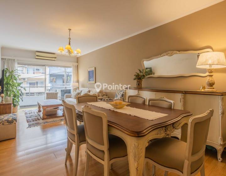 Venta Apartamento en Pocitos 3 dormitorios con Patio y Barbacoa con Parrillero