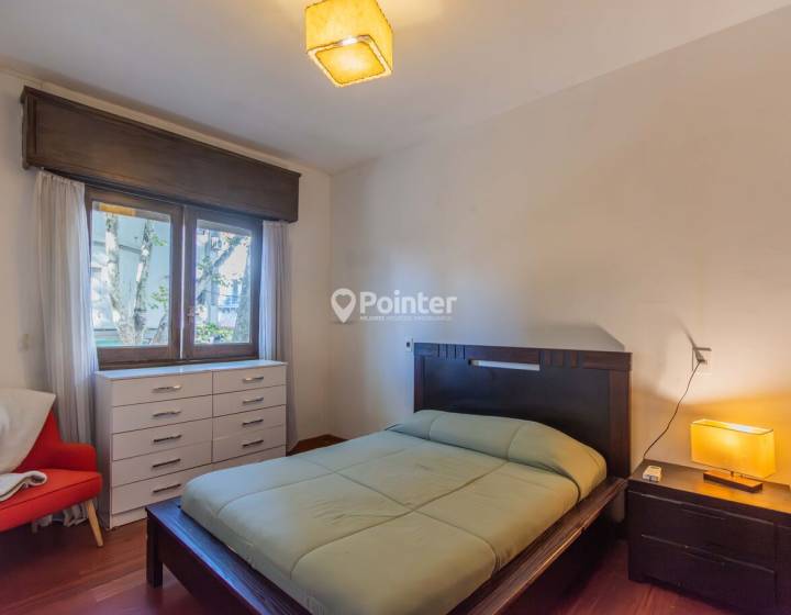 Venta apartamento reciclado de 2 dormitorios y 2 ba&ntilde;os en Cord&oacute;n / Centro - con balc&oacute;n