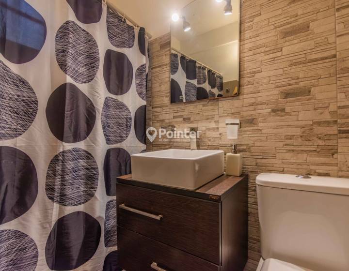 Venta apartamento reciclado de 2 dormitorios y 2 ba&ntilde;os en Cord&oacute;n / Centro - con balc&oacute;n