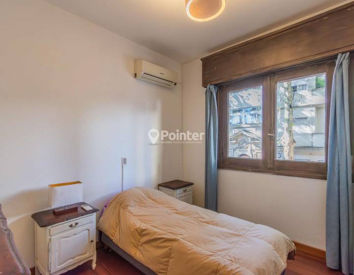 Venta apartamento reciclado de 2 dormitorios y 2 ba&ntilde;os en Cord&oacute;n / Centro - con balc&oacute;n