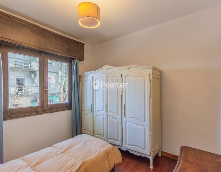 Venta apartamento reciclado de 2 dormitorios y 2 ba&ntilde;os en Cord&oacute;n / Centro - con balc&oacute;n