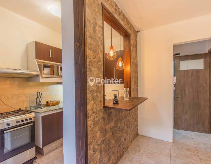 Venta apartamento reciclado de 2 dormitorios y 2 ba&ntilde;os en Cord&oacute;n / Centro - con balc&oacute;n