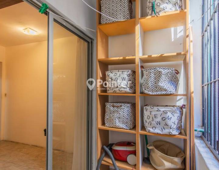 Venta apartamento reciclado de 2 dormitorios y 2 ba&ntilde;os en Cord&oacute;n / Centro - con balc&oacute;n
