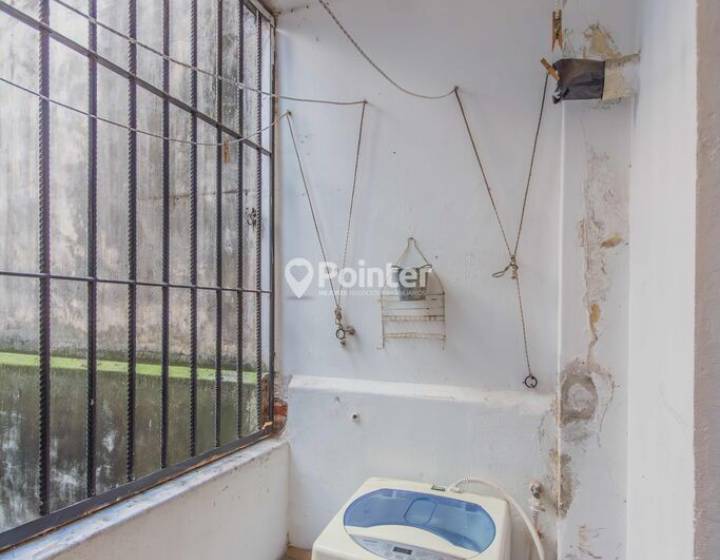 Venta apartamento reciclado de 2 dormitorios y 2 ba&ntilde;os en Cord&oacute;n / Centro - con balc&oacute;n