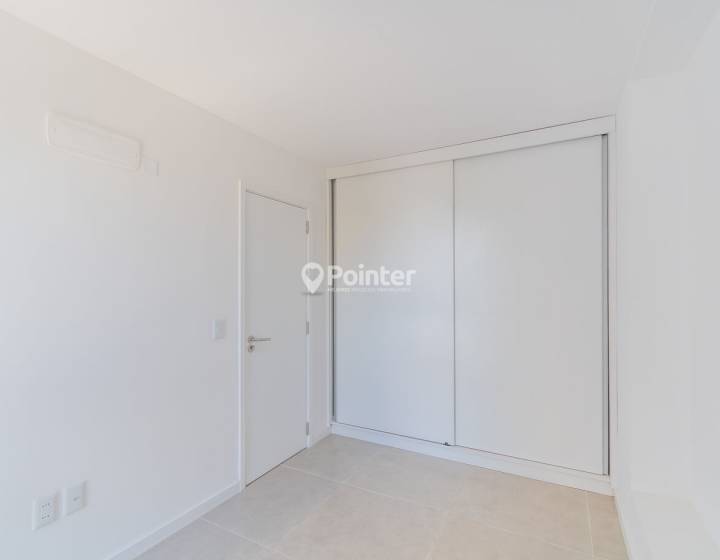 Venta Carrasco Norte 3 dormitorios, 3 ba&ntilde;os, patio con parrillero y cochera