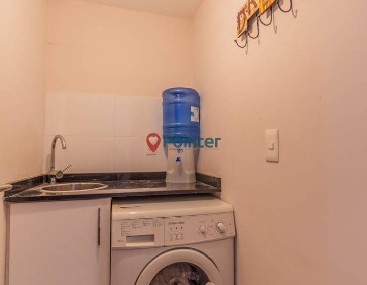 Apartamento en Pocitos de 2 Dormitorios, 2 ba&ntilde;os, Balc&oacute;n y Garaje doble