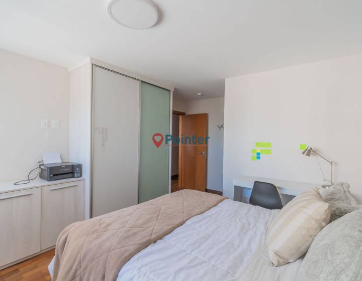 Apartamento en Pocitos de 2 Dormitorios, 2 ba&ntilde;os, Balc&oacute;n y Garaje doble