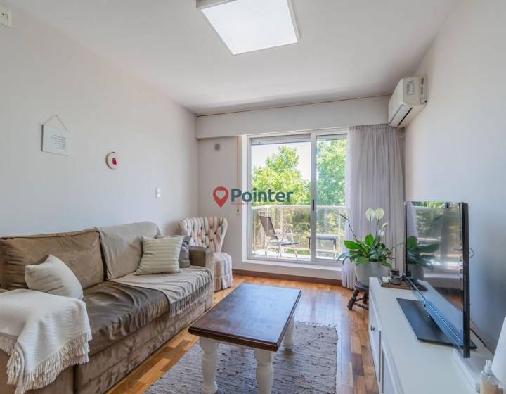 Apartamento en Pocitos de 2 Dormitorios, 2 ba&ntilde;os, Balc&oacute;n y Garaje doble