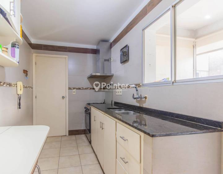 Venta apartamento de 3 dormitorios 2 ba&ntilde;os y garaje - Pocitos / Parque Rodo