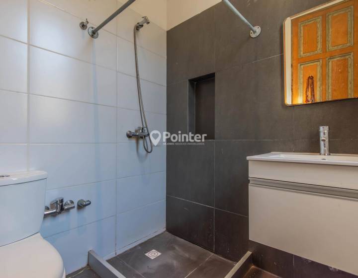 Venta Apartamento en Ciudad Vieja , 4 habitaciones 3 ba&ntilde;os y gran potencial