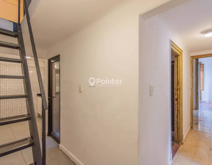 Venta Apartamento en Ciudad Vieja , 4 habitaciones 3 ba&ntilde;os y gran potencial