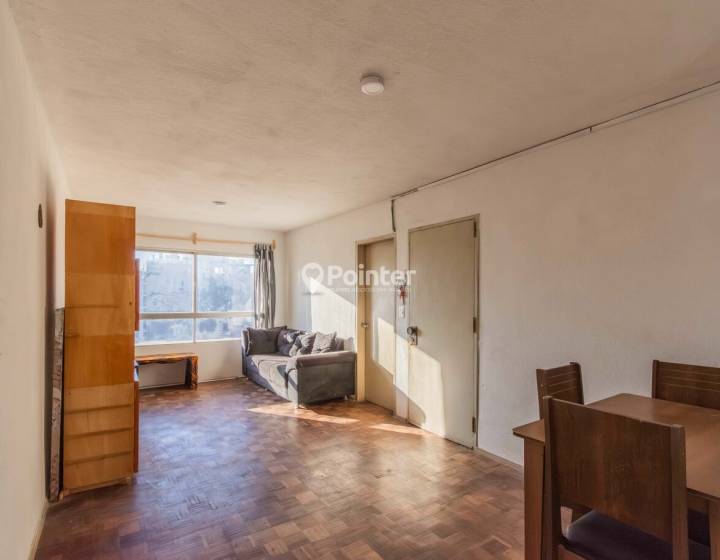 Venta Apartamento 2 Dormitorios en Cord&oacute;n Sur | Piso Alto, Vista Despejada y Gran Potencial
