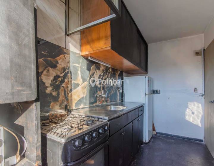 Venta Apartamento 2 Dormitorios en Cord&oacute;n Sur | Piso Alto, Vista Despejada y Gran Potencial