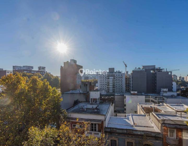 Venta Apartamento 2 Dormitorios en Cord&oacute;n Sur | Piso Alto, Vista Despejada y Gran Potencial