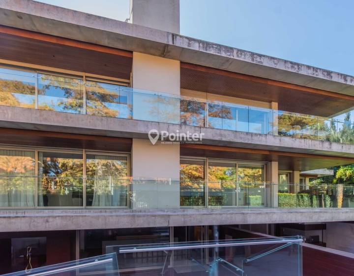 Venta Apartamento 4 dormitorios Carrasco