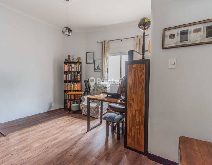 Venta apartamento de 2 dormitorios a pocos metros del Parque Batlle (2do piso por escalera)