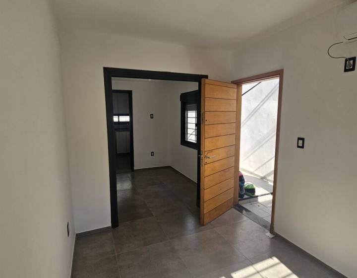 Oportunidad de Inversi&oacute;n Estrat&eacute;gica: Complejo de 5 Apartamentos Totalmente Renovados
Inversi&oacute;n Seg...