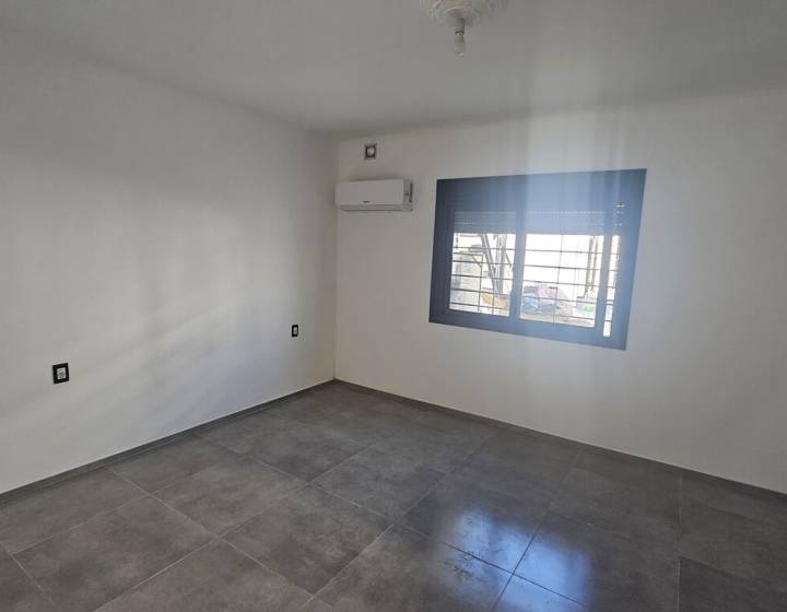 Oportunidad de Inversi&oacute;n Estrat&eacute;gica: Complejo de 5 Apartamentos Totalmente Renovados
Inversi&oacute;n Seg...
