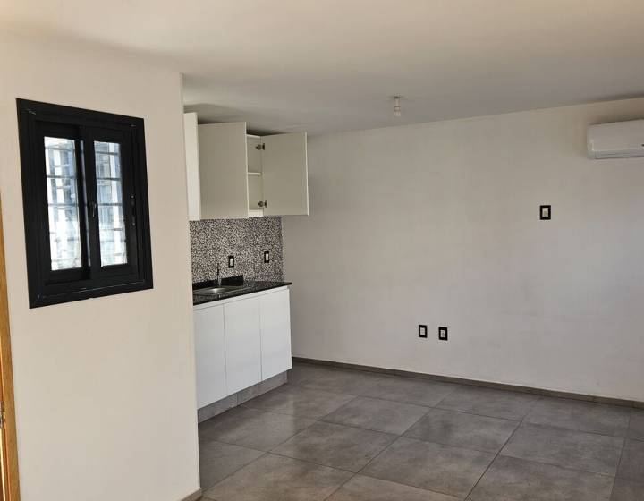 Oportunidad de Inversi&oacute;n Estrat&eacute;gica: Complejo de 5 Apartamentos Totalmente Renovados
Inversi&oacute;n Seg...