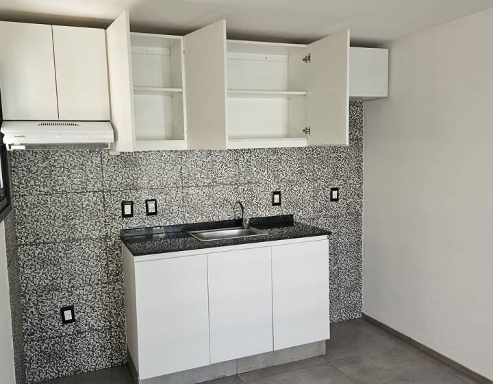 Oportunidad de Inversi&oacute;n Estrat&eacute;gica: Complejo de 5 Apartamentos Totalmente Renovados
Inversi&oacute;n Seg...