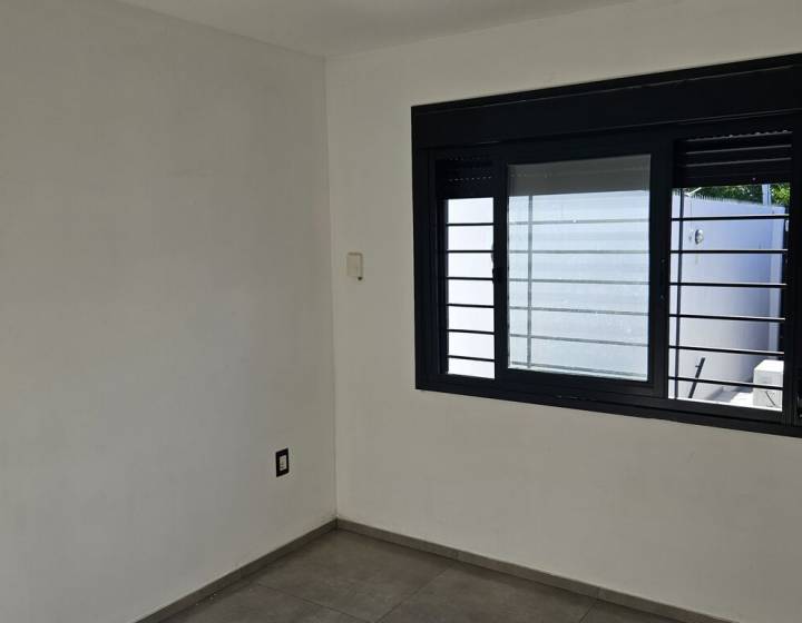 Oportunidad de Inversi&oacute;n Estrat&eacute;gica: Complejo de 5 Apartamentos Totalmente Renovados
Inversi&oacute;n Seg...