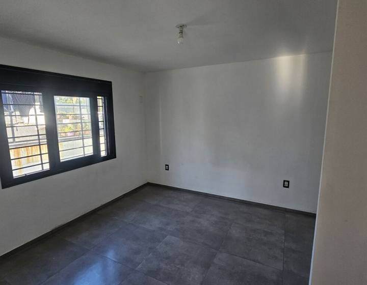 Oportunidad de Inversi&oacute;n Estrat&eacute;gica: Complejo de 5 Apartamentos Totalmente Renovados
Inversi&oacute;n Seg...