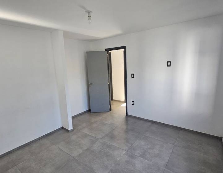 Oportunidad de Inversi&oacute;n Estrat&eacute;gica: Complejo de 5 Apartamentos Totalmente Renovados
Inversi&oacute;n Seg...