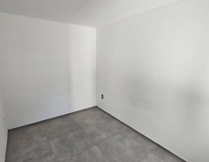 Oportunidad de Inversi&oacute;n Estrat&eacute;gica: Complejo de 5 Apartamentos Totalmente Renovados
Inversi&oacute;n Seg...