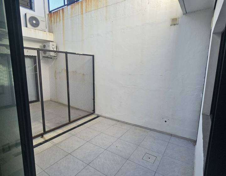 Oportunidad de Inversi&oacute;n Estrat&eacute;gica: Complejo de 5 Apartamentos Totalmente Renovados
Inversi&oacute;n Seg...
