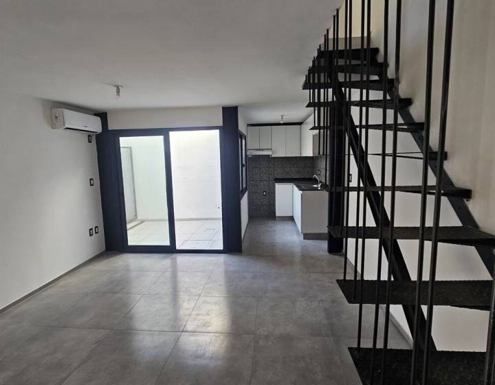 Oportunidad de Inversi&oacute;n Estrat&eacute;gica: Complejo de 5 Apartamentos Totalmente Renovados
Inversi&oacute;n Seg...