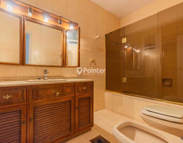 VILLA BIARRITZ | Frente al Parque | 165 m&sup2; | 3 Dormitorios | 2 Garajes Independientes + Box