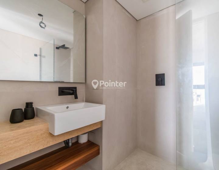 Estudio con dormitorio semi definido. BRUSCO by IXOU