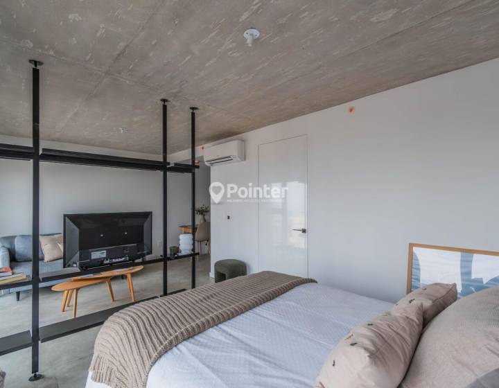 Estudio con dormitorio semi definido. BRUSCO by IXOU