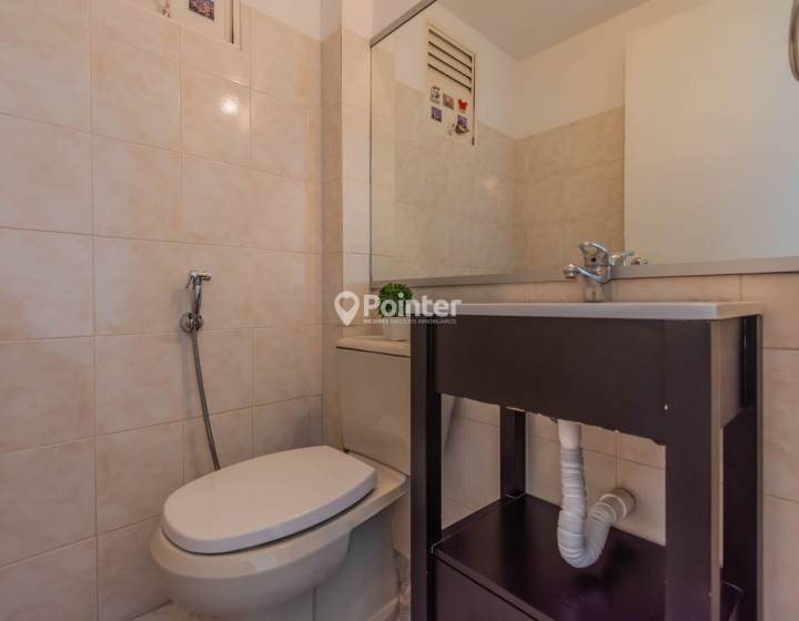 Venta apartamento 2 dormitorios + escritorio (o 3 dormitorios) y balc&oacute;n al frente - Pocitos