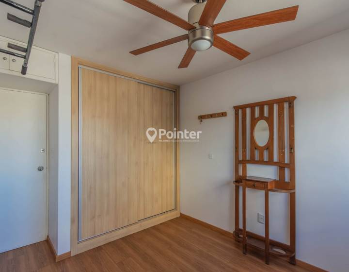 Venta apartamento 2 dormitorios + escritorio (o 3 dormitorios) y balc&oacute;n al frente - Pocitos