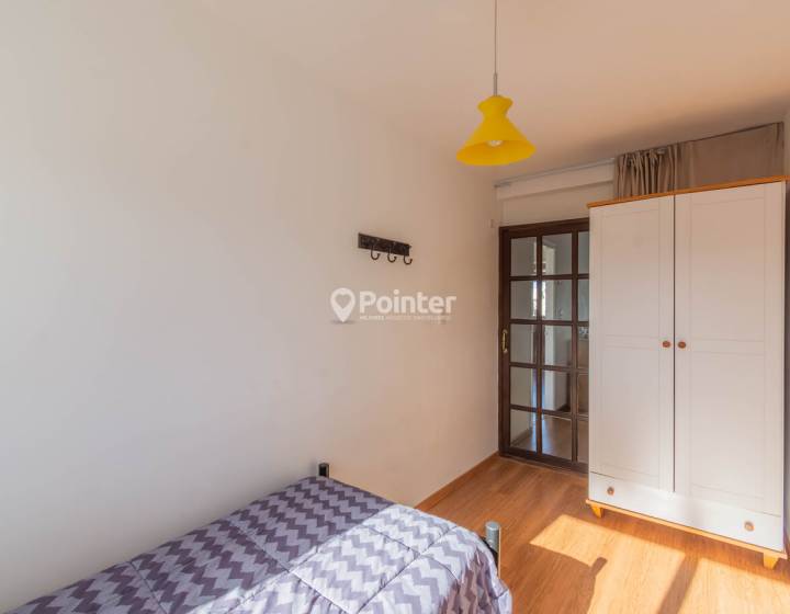 Venta apartamento 2 dormitorios + escritorio (o 3 dormitorios) y balc&oacute;n al frente - Pocitos