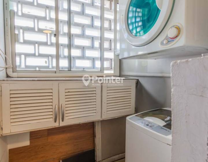 Venta apartamento 2 dormitorios + escritorio (o 3 dormitorios) y balc&oacute;n al frente - Pocitos