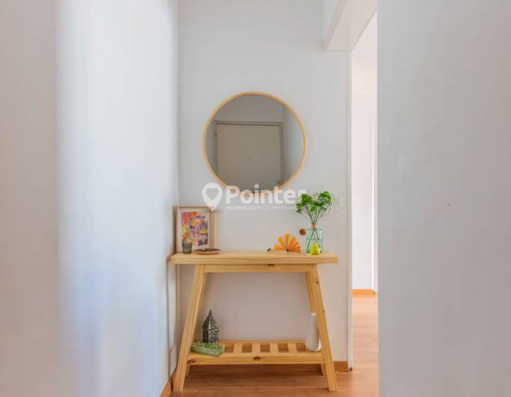 Venta apartamento 2 dormitorios + escritorio (o 3 dormitorios) y balc&oacute;n al frente - Pocitos