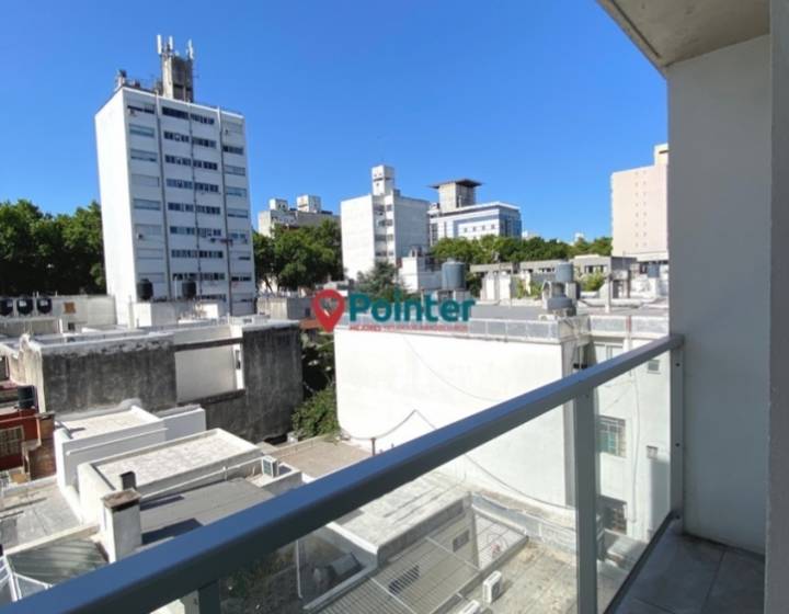Alquilo Apartamento De 1 Dormitorio Con Terraza Hacia El Norte, Barbacoa, Parque Rod&oacute;