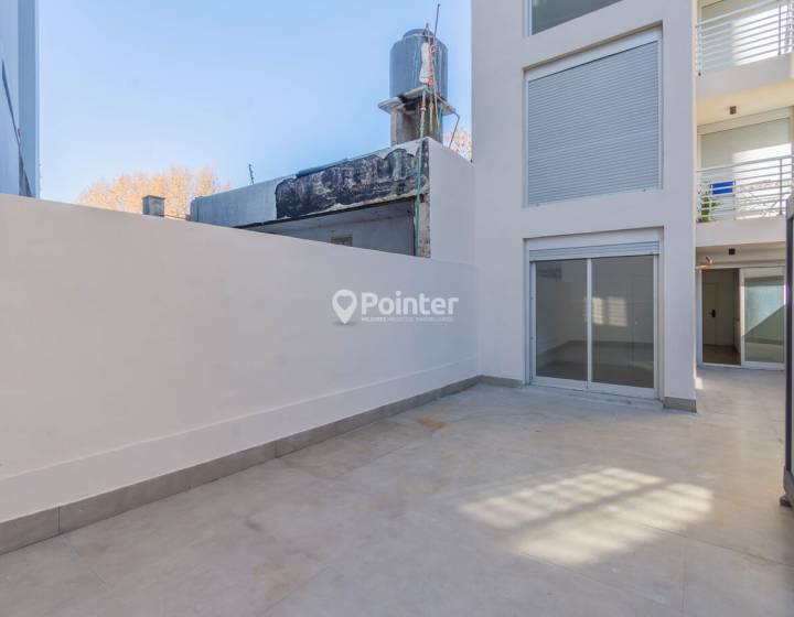 Alquiler 1 dormitorio primer piso con patio en Palermo