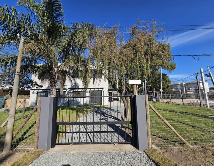 Casa de 3 dormitorios a estrenar en Lagomar Sur