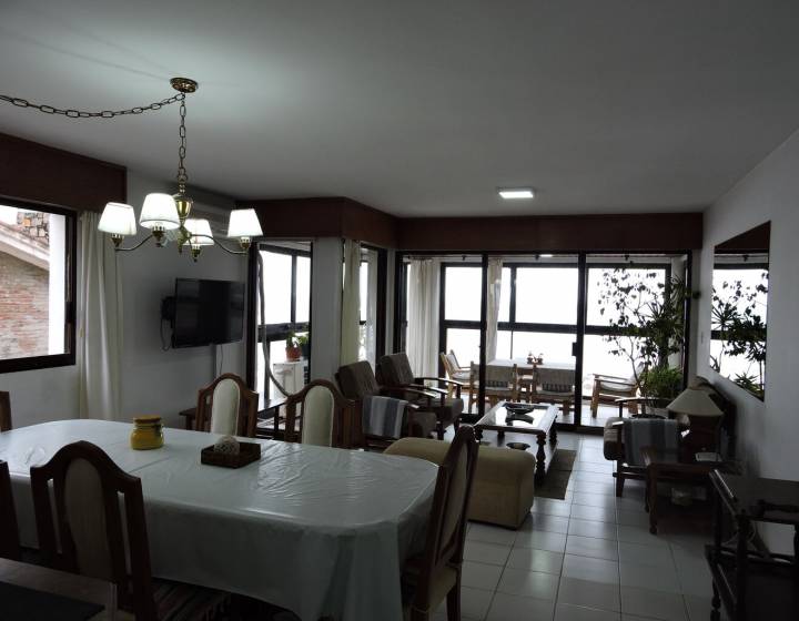 Apartamento 3 dormitorios con vista al mar en Pen&iacute;nsula, Punta del Este