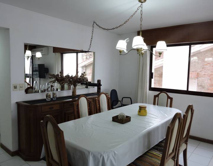 Apartamento 3 dormitorios con vista al mar en Pen&iacute;nsula, Punta del Este